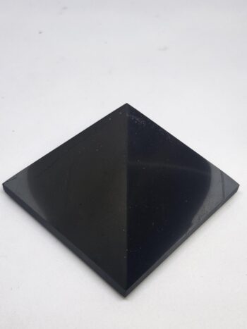 pirámide shungit 7x7